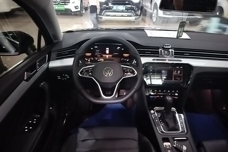 Used Volkswagen Magotan 2024 2 Million Units of Zhongxiang Version 280TSI DSG Comfort Edition Steering Wheel