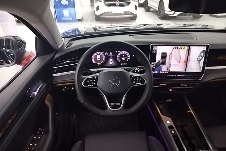 Used Volkswagen Magotan 2024 300TSI DSG Prestige Edition—A Real Eye-Catcher Steering Wheel