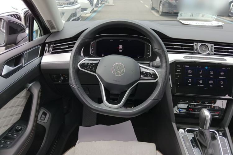 Used Volkswagen Magotan 2024 2 Million Units Zhongxiang Version 330TSI DSG Luxury Edition Steering Wheel