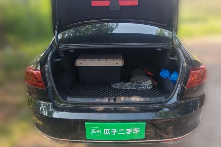 Used Volkswagen Magotan 2024 2 Million Units Zhongxiang Version 330TSI DSG Luxury Edition Trunk