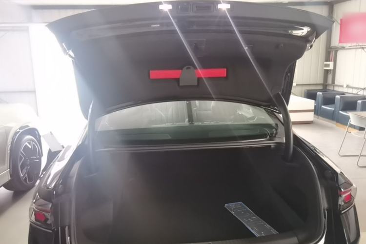 Used Volkswagen Magotan 2024 380TSI DSG Ultimate Edition Trunk