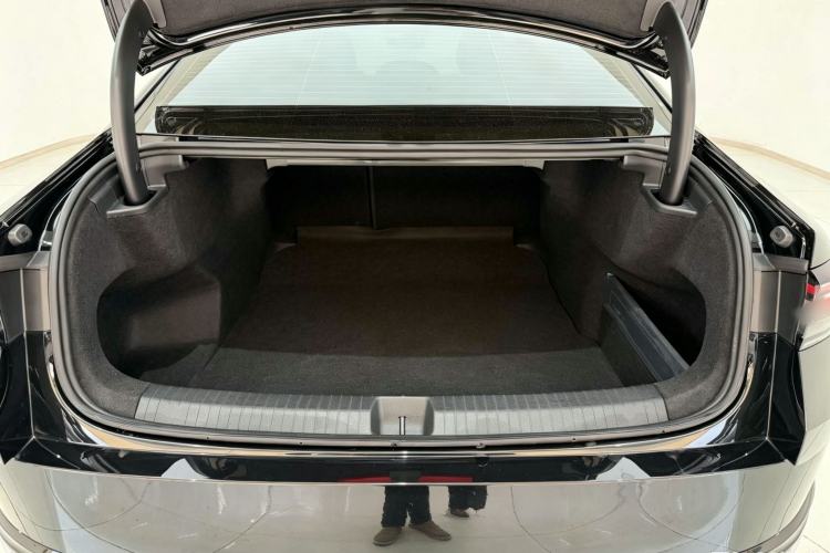 Used Volkswagen Magotan 2024 380TSI DSG Prestige Edition DaMai Package Trunk