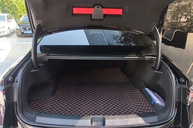 Used Volkswagen Magotan 2024 380TSI DSG Prestige Edition DaMai Package Trunk