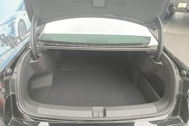 Used Volkswagen Magotan 2024 380TSI DSG Ultimate Edition Trunk