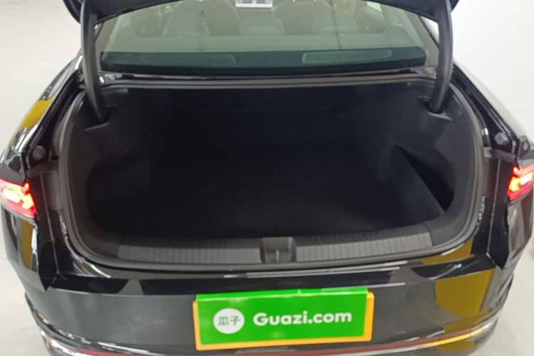 Used Volkswagen Magotan 2024 380TSI DSG Ultimate Edition Trunk