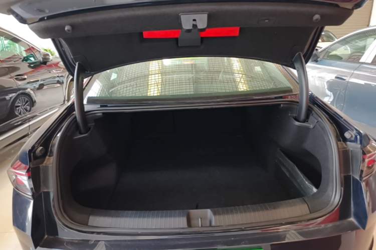 Used Volkswagen Magotan 2024 380TSI DSG Ultimate Edition Trunk