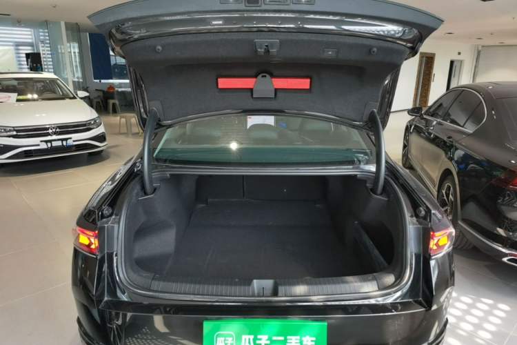 Used Volkswagen Magotan 2024 380TSI DSG Ultimate Edition Trunk