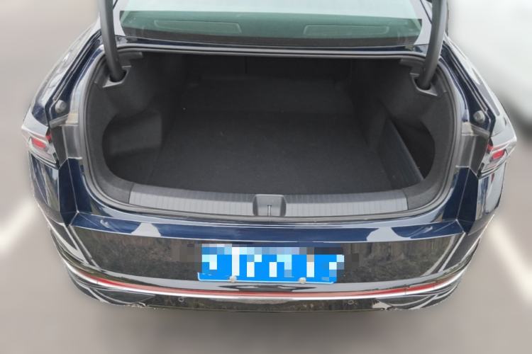 Used Volkswagen Magotan 2024 380TSI DSG Ultimate Edition Trunk