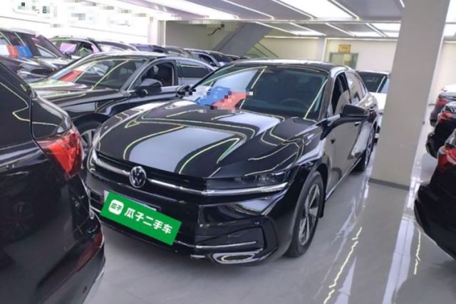 Used Volkswagen Magotan 2024 300TSI DSG Prestige Edition—A Real Eye-Catcher
