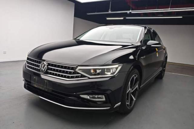 Ojetý Volkswagen Magotan 2024 2 Million Units Zhongxiang Version 330TSI DSG Luxury Edition