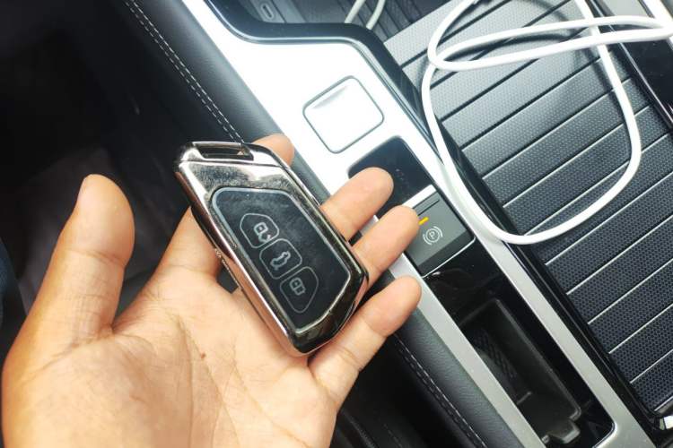 Used Volkswagen Magotan 2024 300TSI DSG Prestige Edition—A Real Eye-Catcher Vehicle Key