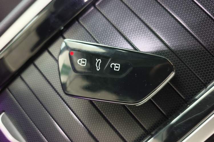 Used Volkswagen Magotan 2024 380TSI DSG Ultimate Edition Vehicle Key