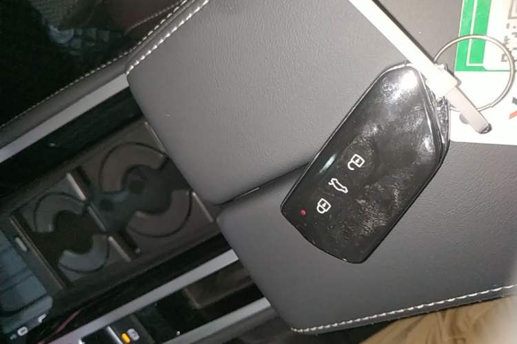Used Volkswagen Magotan 2024 380TSI DSG Prestige Edition DaMai Package Vehicle Key