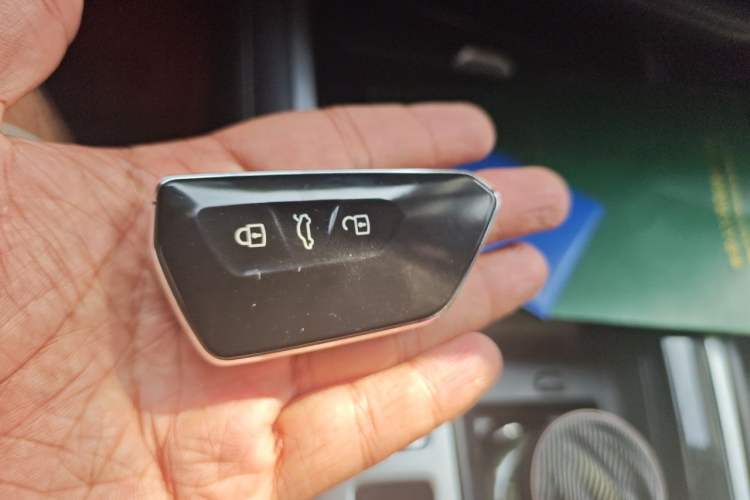 Used Volkswagen Magotan 2024 380TSI DSG Prestige Edition DaMai Package Vehicle Key