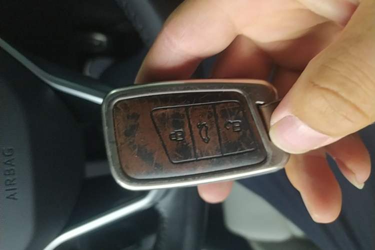 Used Volkswagen Magotan 2024 2 Million Units Zhongxiang Version 330TSI DSG Luxury Edition Vehicle Key