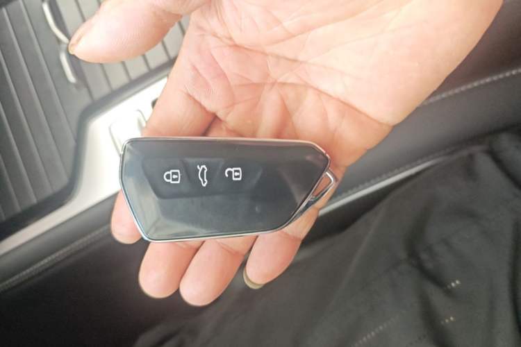 Used Volkswagen Magotan 2024 380TSI DSG Prestige Edition DaMai Package Vehicle Key