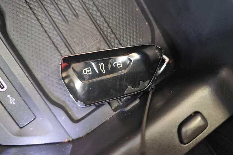 Used Volkswagen Magotan 2024 380TSI DSG Prestige Edition DaMai Package Vehicle Key