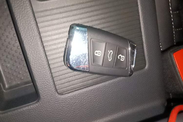 Used Volkswagen Magotan 2024 2 Million Units of Zhongxiang Version 280TSI DSG Comfort Edition Vehicle Key