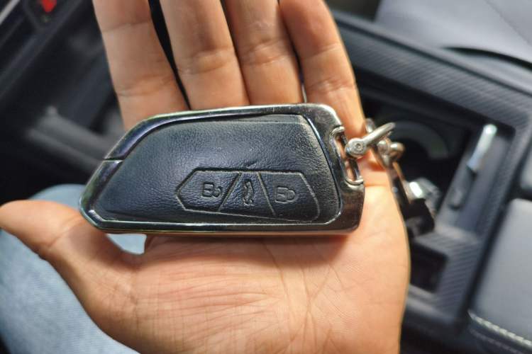 Used Volkswagen Magotan 2024 380TSI DSG Prestige Edition DaMai Package Vehicle Key