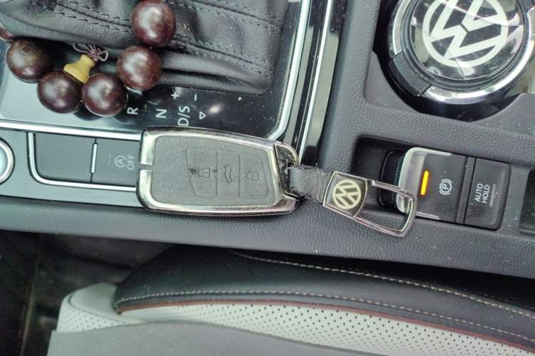 Used Volkswagen Magotan 2024 2 Million Units Zhongxiang Version 330TSI DSG Luxury Edition Vehicle Key