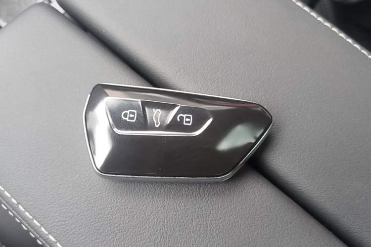 Used Volkswagen Magotan 2024 380TSI DSG Prestige Edition DaMai Package Vehicle Key