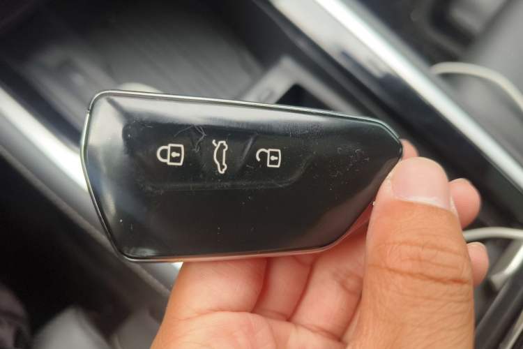 Used Volkswagen Magotan 2024 380TSI DSG Prestige Edition DaMai Package Vehicle Key