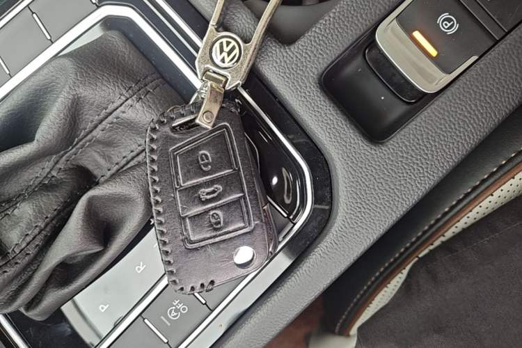 Used Volkswagen Magotan 2024 2 Million Units Zhongxiang Version 330TSI DSG Luxury Edition Vehicle Key