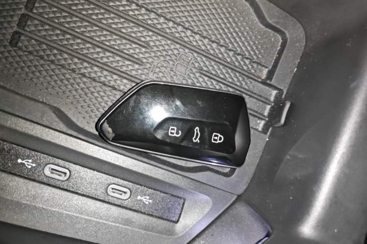 Used Volkswagen Magotan 2024 380TSI DSG Ultimate Edition Vehicle Key
