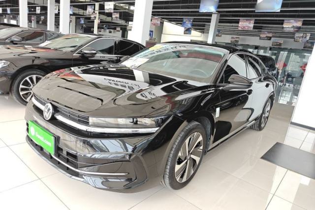 Used Volkswagen Magotan 2024 300TSI DSG Prestige Edition—A Real Eye-Catcher