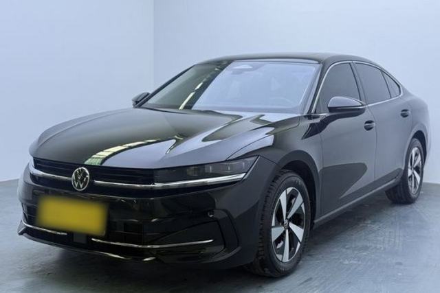 Used Volkswagen Magotan 2024 300TSI DSG Prestige Edition—A Real Eye-Catcher