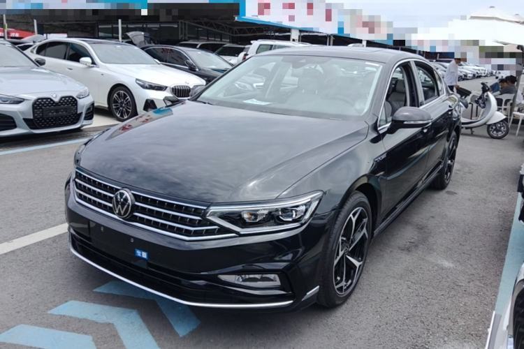 Used Volkswagen Magotan 2024 2 Million Units Zhongxiang Version 330TSI DSG Luxury Edition Guazi used car, China used car export, Used car for sale, Used  cars, Cheapest cars for sale