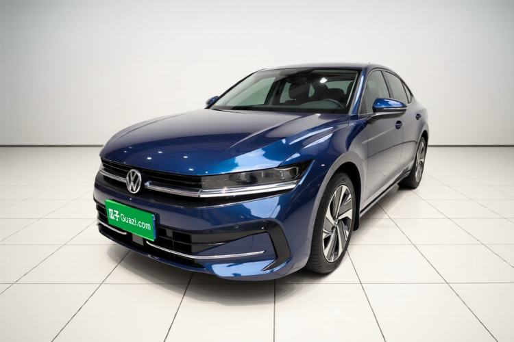 Volkswagen Magotan 2024 300TSI DSG Prestige Edition—A Real Eye-Catcher