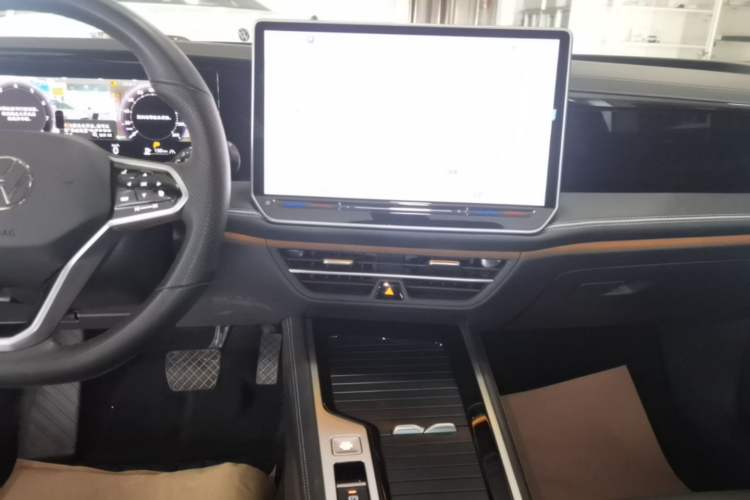 Used Volkswagen Magotan 2024 380TSI DSG Ultimate Edition Audio And AC Panel