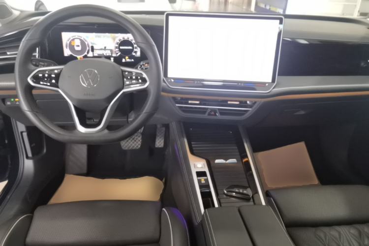 Used Volkswagen Magotan 2024 380TSI DSG Ultimate Edition Center Console