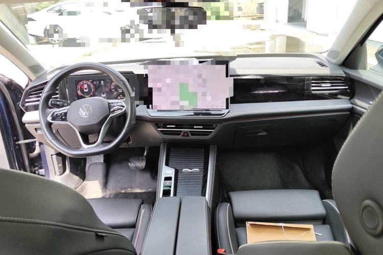 Used Volkswagen Magotan 2024 380TSI DSG Ultimate Edition Center Console
