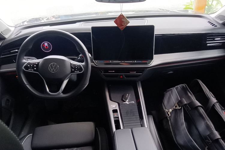 Used Volkswagen Magotan 2024 380TSI DSG Ultimate Edition Center Console