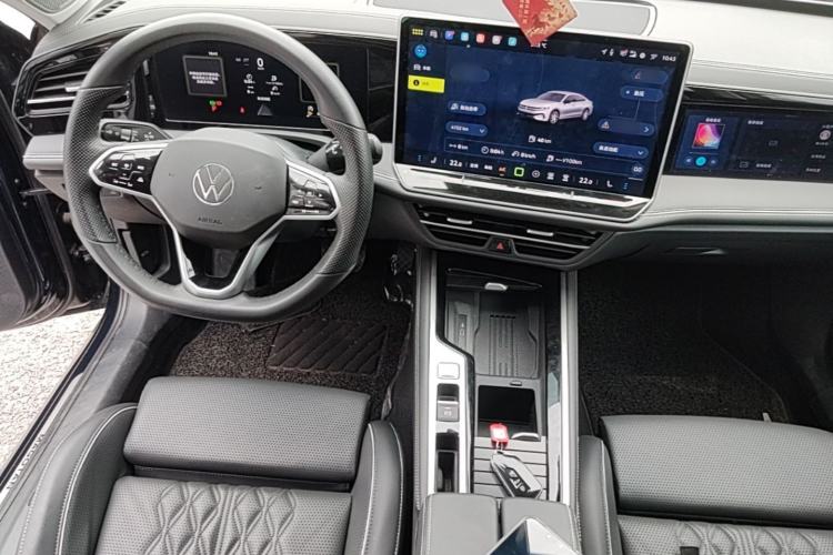 Used Volkswagen Magotan 2024 380TSI DSG Ultimate Edition Center Console