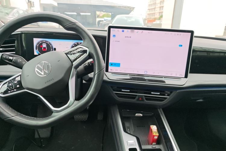 Used Volkswagen Magotan 2024 380TSI DSG Ultimate Edition Center Console