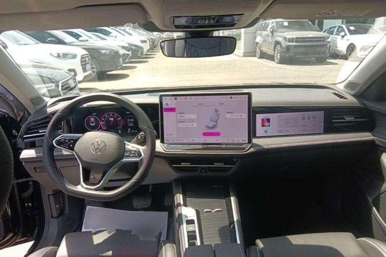 Used Volkswagen Magotan 2024 380TSI DSG Ultimate Edition Center Console