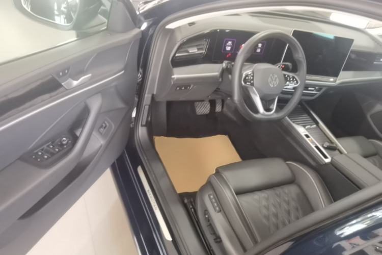 Used Volkswagen Magotan 2024 380TSI DSG Ultimate Edition Driver Seat