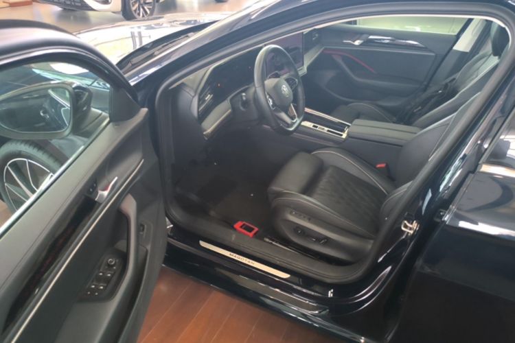Used Volkswagen Magotan 2024 380TSI DSG Ultimate Edition Driver Seat