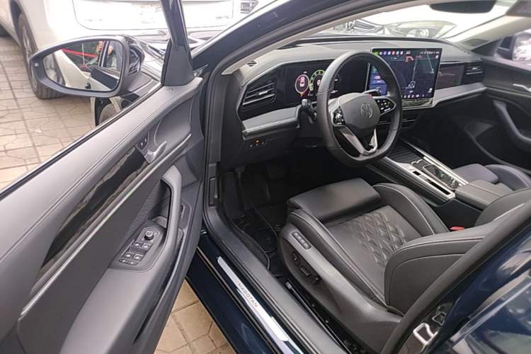 Used Volkswagen Magotan 2024 380TSI DSG Ultimate Edition Driver Seat