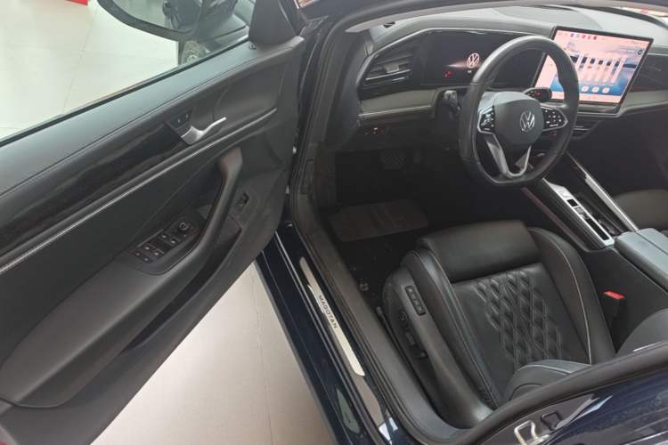 Used Volkswagen Magotan 2024 380TSI DSG Ultimate Edition Driver Seat