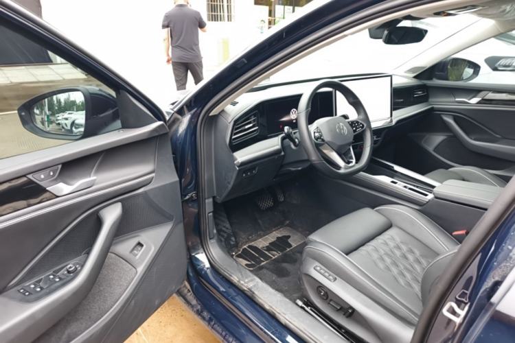 Used Volkswagen Magotan 2024 380TSI DSG Ultimate Edition Driver Seat
