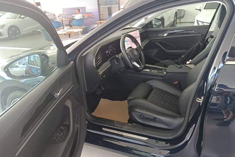 Used Volkswagen Magotan 2024 380TSI DSG Ultimate Edition Driver Seat