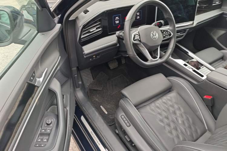 Used Volkswagen Magotan 2024 380TSI DSG Ultimate Edition Driver Seat