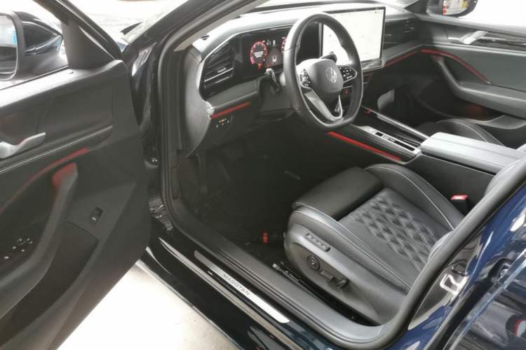 Used Volkswagen Magotan 2024 380TSI DSG Ultimate Edition Driver Seat