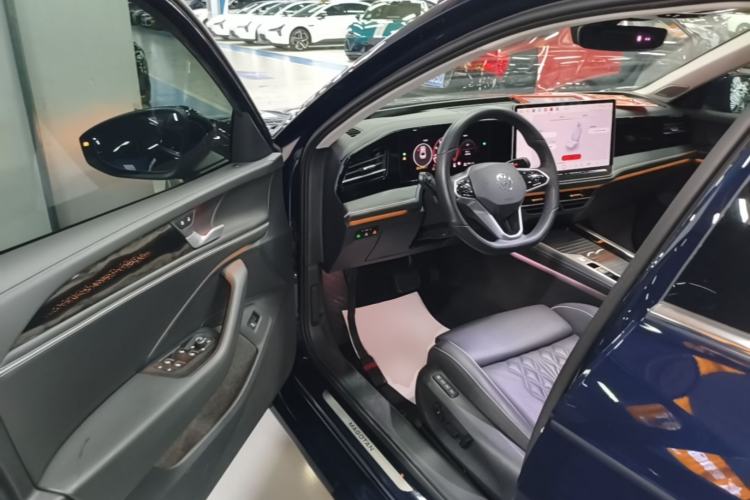 Used Volkswagen Magotan 2024 380TSI DSG Ultimate Edition Driver Seat