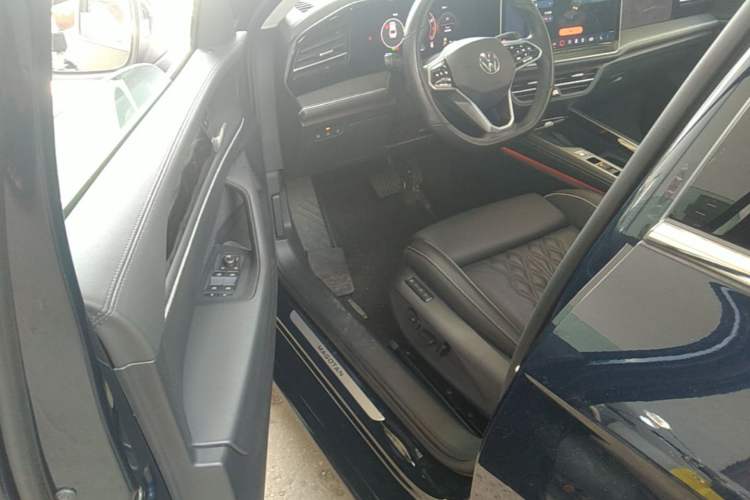 Used Volkswagen Magotan 2024 380TSI DSG Ultimate Edition Driver Seat