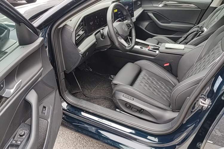 Used Volkswagen Magotan 2024 380TSI DSG Ultimate Edition Driver Seat